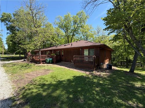 875 Kendall Rd, Peculiar, MO, 64078-9574 | Card Image