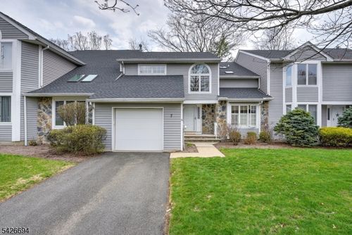 7 Matthew Rd, Wayne, NJ, 07470-3900 | Card Image