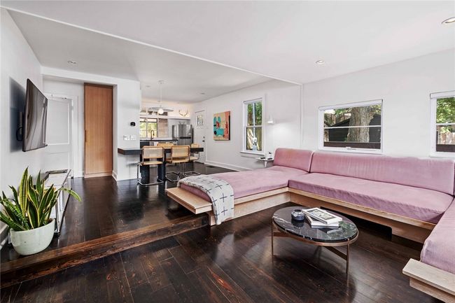 503 E Live Oak St, House other with 3 bedrooms, 1 bathrooms and 2 parking in Austin TX | Image 4