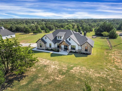 1697 S Hubbard St, Alvord, TX, 76225-7352 | Card Image