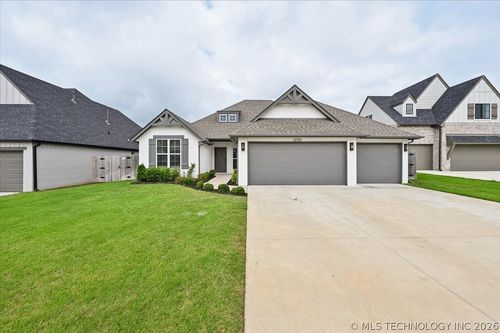 13702 S 21st St E, Bixby, OK, 74008-2194 | Card Image