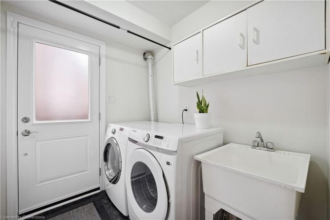 3962 Renfrew Cres, House other with 4 bedrooms, 4 bathrooms and 4 parking in Mississauga ON | Image 15