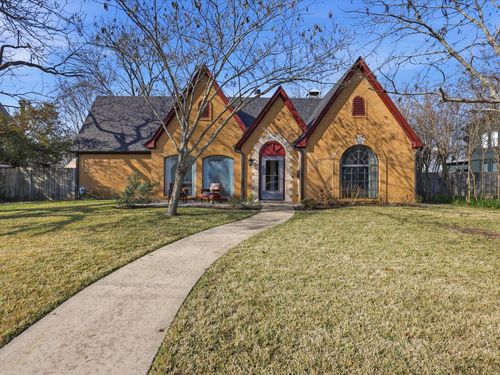 333 S Centre Ave, Lancaster, TX, 75146-3211 | Card Image