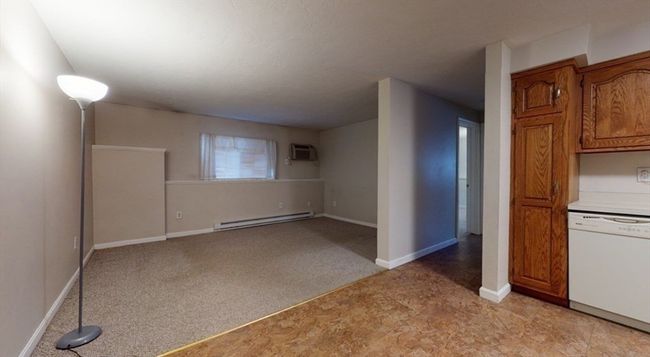 APT-4 - 17 Farrar Ave, Condo with 2 bedrooms, 1 bathrooms and 1 parking in Worcester MA | Image 4