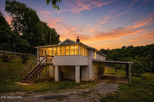 743 Lovely Bluff Rd, Rocky Top, TN, 37769-6102 | Card Image