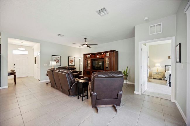 13804 Woodbridge Ter, House other with 3 bedrooms, 2 bathrooms and null parking in LAKEWOOD RANCH FL | Image 7