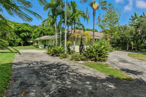17900 Sw 77th Ave, Palmetto Bay, FL, 33157-6405 | Card Image