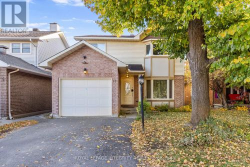 17 Constable St, Nepean, ON, K2J3G3 | Card Image