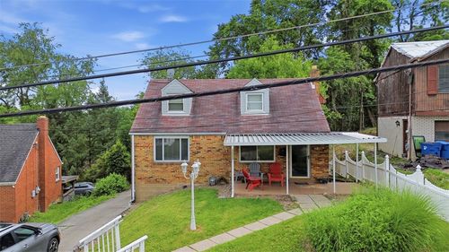 126 Pennoak Dr, Pittsburgh, PA, 15235-3052 | Card Image