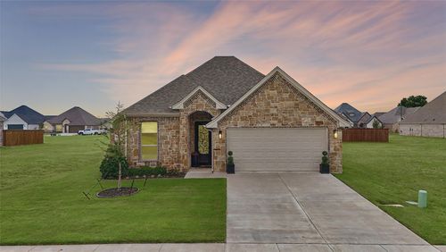 1321 Highland Park Cir, Granbury, TX, 76048-2935 | Card Image