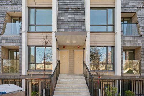 202-378 W 45th Ave, Vancouver, BC, V5Y2W6 | Card Image