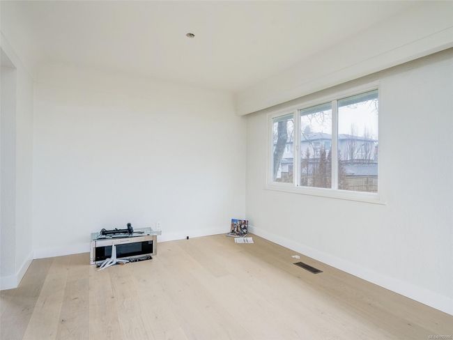 3 BEDROOM ON THE MAIN FLOOR | Image 8