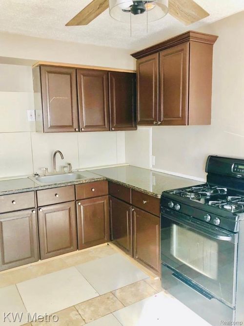 14029 Grandville Ave, Detroit, MI, 48223-2939 | Card Image