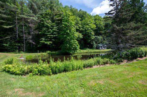 5734 Vt Route 11, Londonderry, VT, 05148-9537 | Card Image
