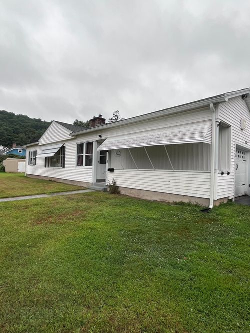 8 Case St, Bristol, CT, 06010-3716 | Card Image