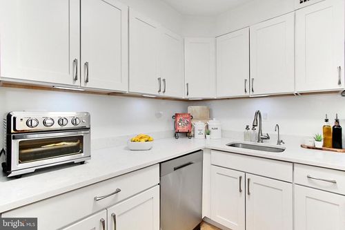 apt-730-700 7th St Sw, WASHINGTON, DC, 20024-2450 | Card Image