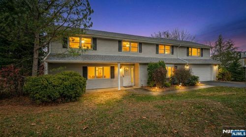 12 Clinton Ln, Wayne, NJ, 07470-3829 | Card Image