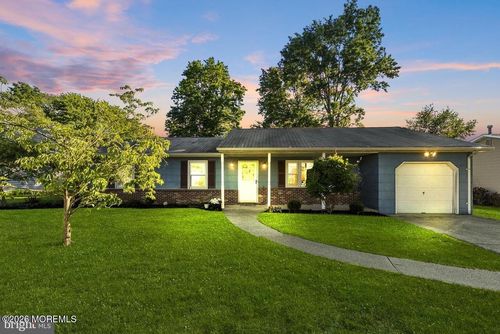 11 Misty Morn Lane, Ewing, NJ, 08638 | Card Image