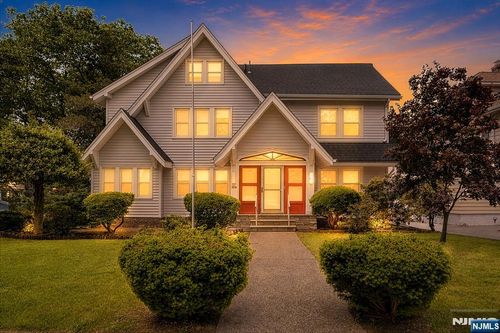 104 Carmita Ave, Rutherford, NJ, 07070-1124 | Card Image