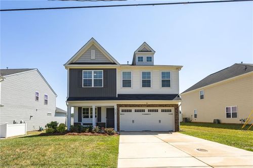 4760 Bell West Dr, Kernersville, NC, 27284-9301 | Card Image