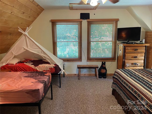 90 Twin Oaks Est, House other with 2 bedrooms, 3 bathrooms and null parking in Sylva NC | Image 23