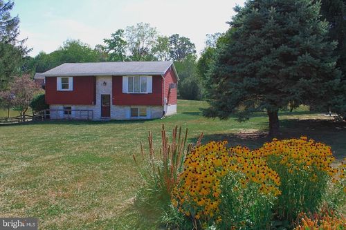 42 Highview Dr, Hanover, PA, 17331-9609 | Card Image