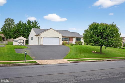 12 Rosemont Dr, DENVER, PA, 17517-9032 | Card Image