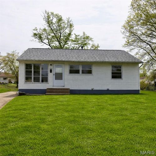 302 Banff Circle, St Louis, MO, 63137 | Card Image
