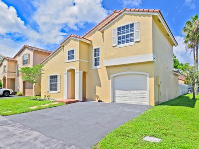 1325 Nw 125th Ter, House other with 3 bedrooms, 2 bathrooms and null parking in Sunrise FL | Image 1