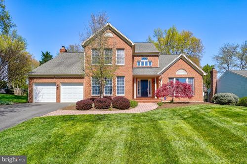 15253 Surrey House Way, CENTREVILLE, VA, 20120-1179 | Card Image