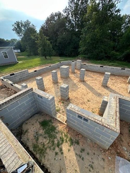 111 Legacy Ln, Eden, NC, 27288-8285 | Card Image