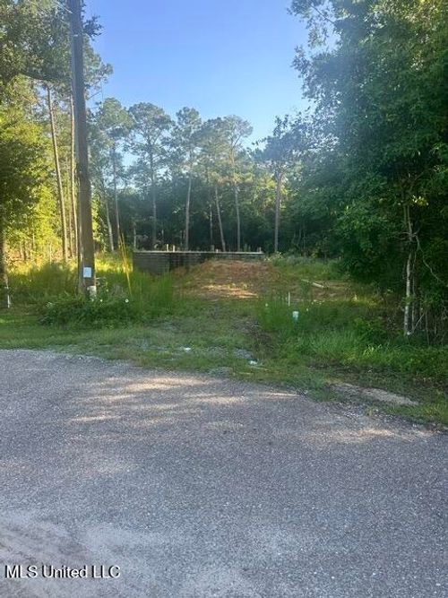 7310 Kalipekona Ct, Diamondhead, MS, 39525-3887 | Card Image