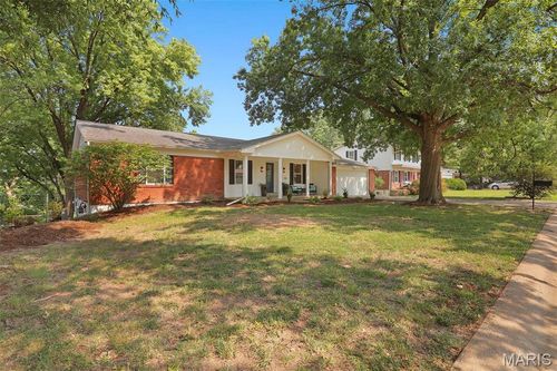 215 Ranchmoor Trl, Ellisville, MO, 63011-2340 | Card Image