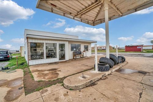 200 E 2nd St, Duke, OK, 73532-7614 | Card Image