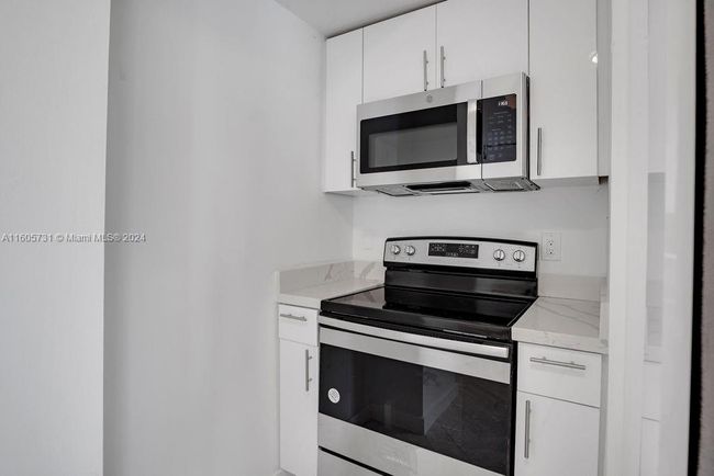 204 - 747 Michigan Ave, Condo with 1 bedrooms, 1 bathrooms and null parking in Miami Beach FL | Image 12