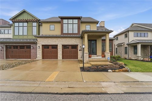 2440 Edgewood Trce, Pepper Pike, OH, 44124-4048 | Card Image