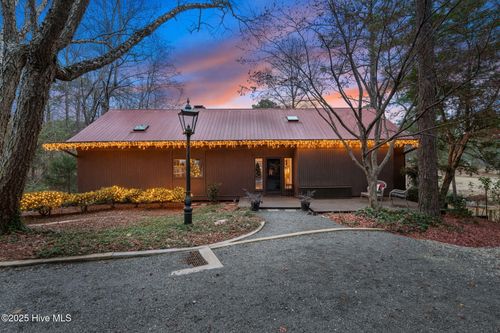 31 Cardinal Dr, Whispering Pines, NC, 28327-9327 | Card Image