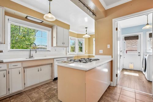 2200 2nd Avenue, Sacramento, CA, 95818 | Card Image