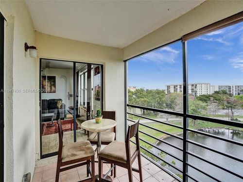 apt-712-2304 S Cypress Bend Dr, Pompano Beach, FL, 33069-5673 | Card Image