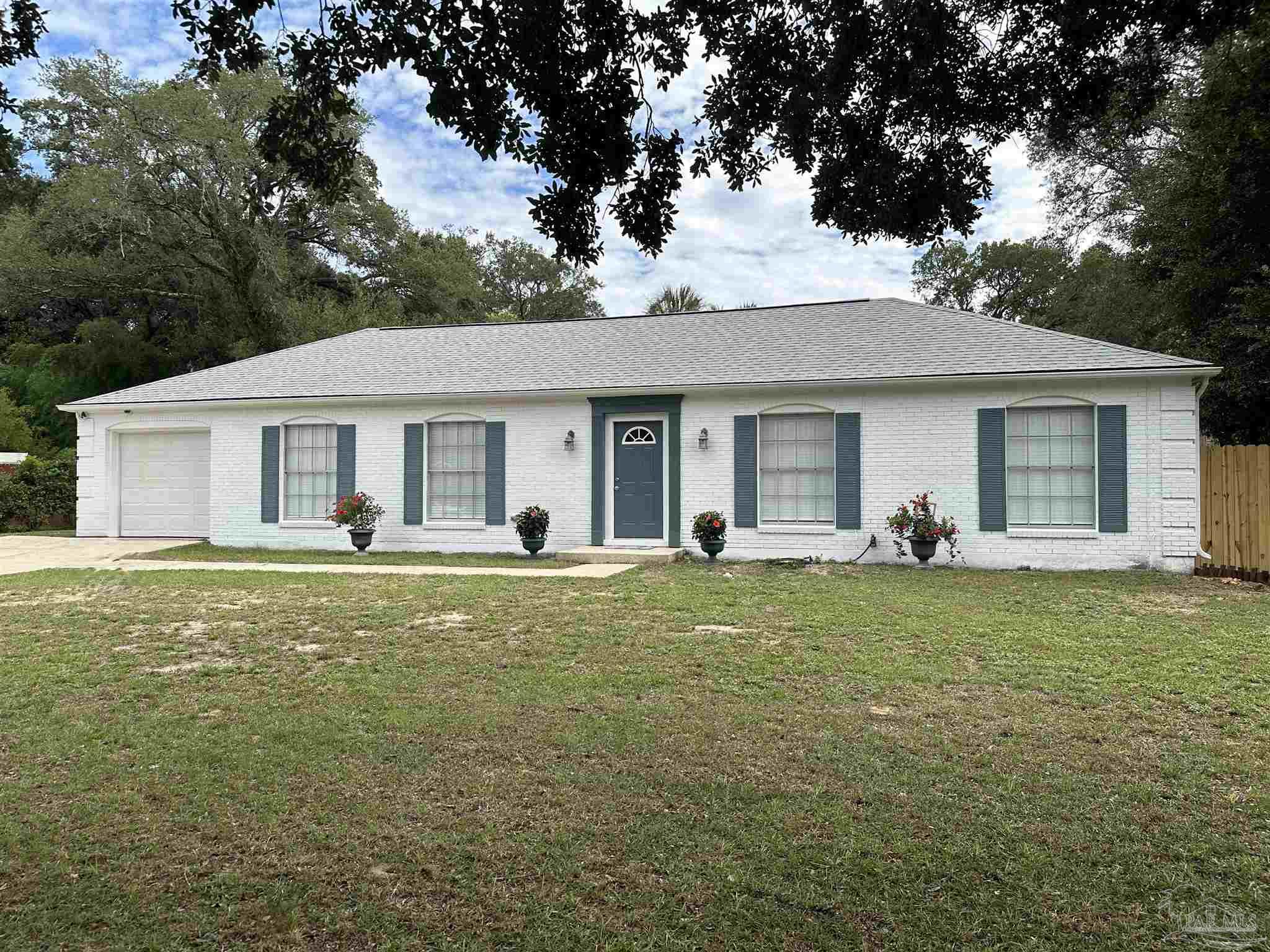Stonehenge Cir, Pensacola, FL 32506