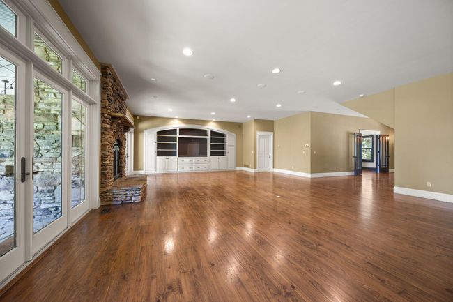 1360 S Highway 92, House other with 5 bedrooms, 6 bathrooms and null parking in Jamestown KY | Image 23