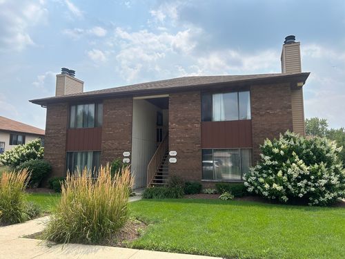 1-1063 Manchester Ct, South Elgin, IL, 60177-1421 | Card Image
