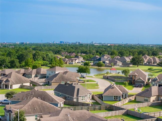 2099 Positano Loop, House other with 3 bedrooms, 2 bathrooms and 2 parking in Bryan TX | Image 37