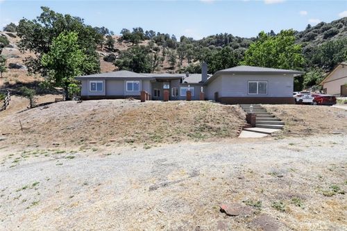 29560 Butterfield Way, Tehachapi, CA, 93561-9675 | Card Image