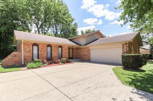 6843 Glacier Drive, Indianapolis, IN, 46217 | Card Image