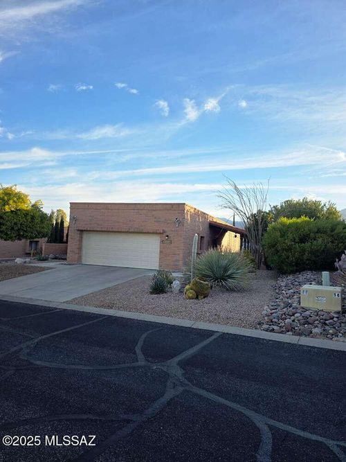 8596 N Coral Ridge Loop, Tucson, AZ, 85704 | Card Image