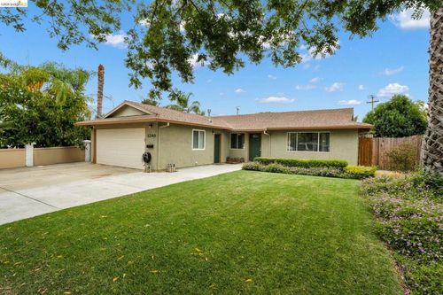 1240 Duffy Way, Brentwood, CA, 94513-1214 | Card Image