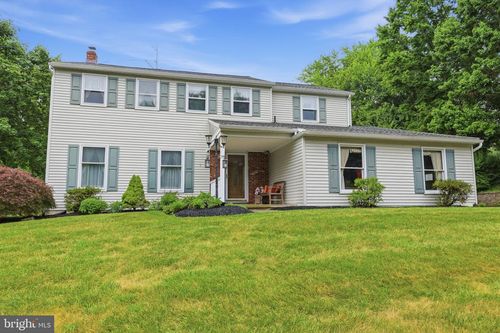 5712 Nina Cir, Coopersburg, PA, 18036-9418 | Card Image