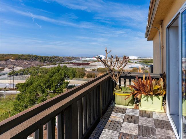 UNIT-100 - 770 W Imperial Ave, Condo with 4 bedrooms, 3 bathrooms and 4 parking in El Segundo CA | Image 19