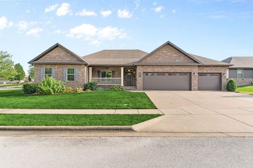 608 Penzance Dr, Nixa, MO, 65714-8446 | Card Image
